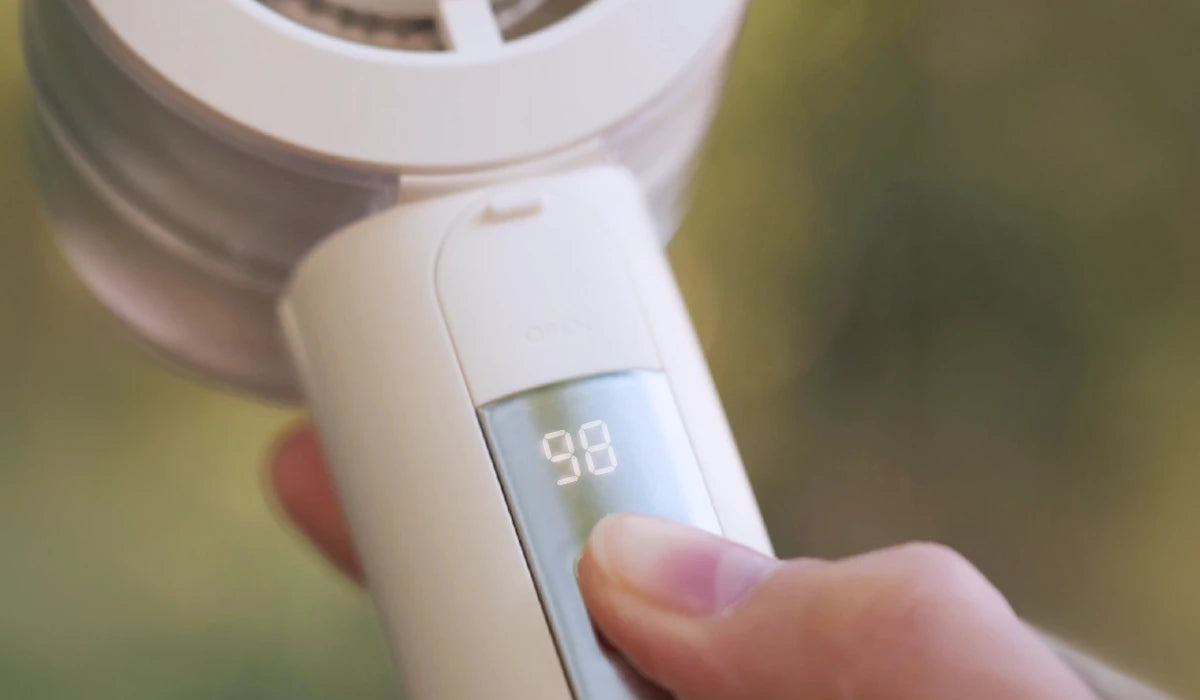 FAN101 portable fan with LED display for wind speed and battery level