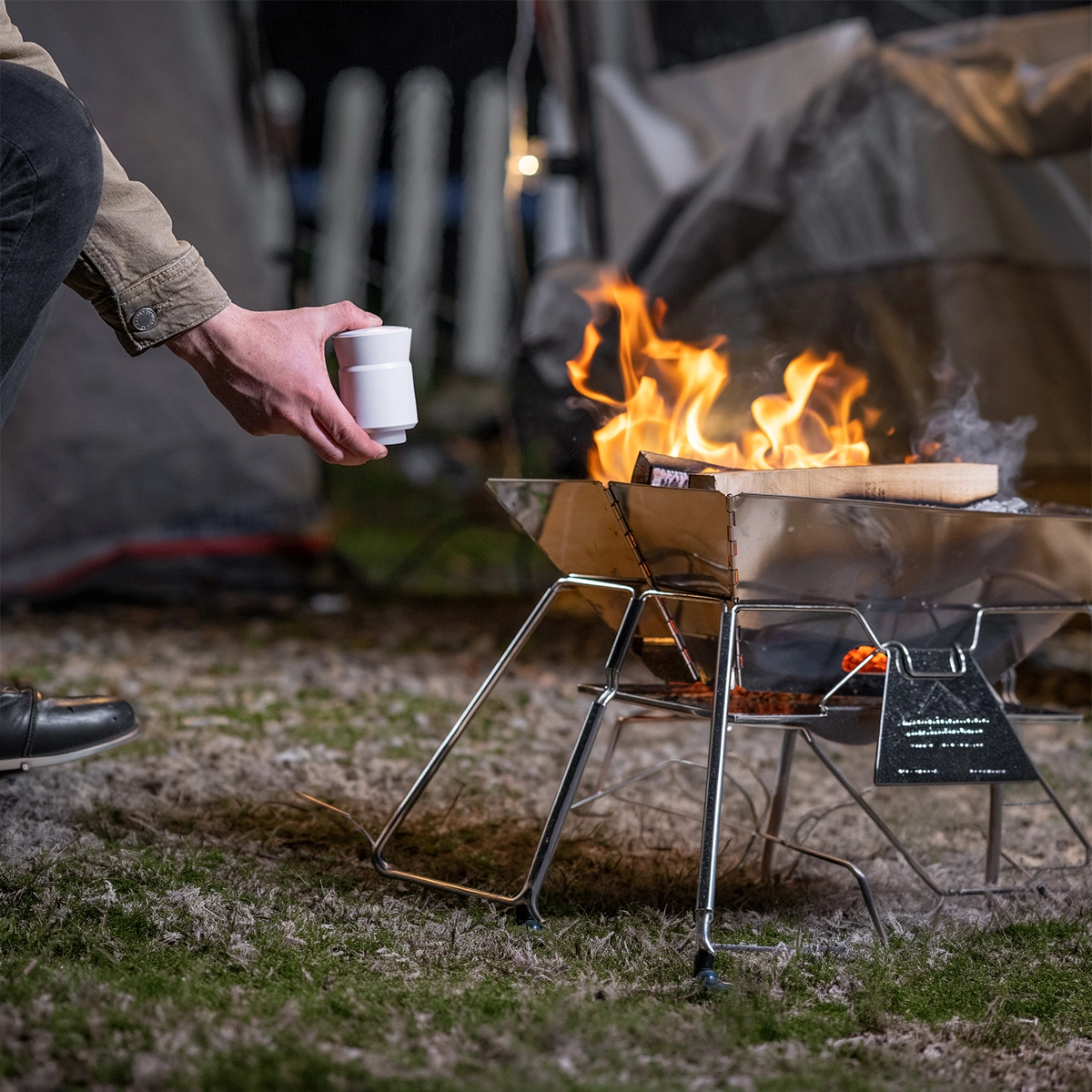 portable electric air pump for camping and travel